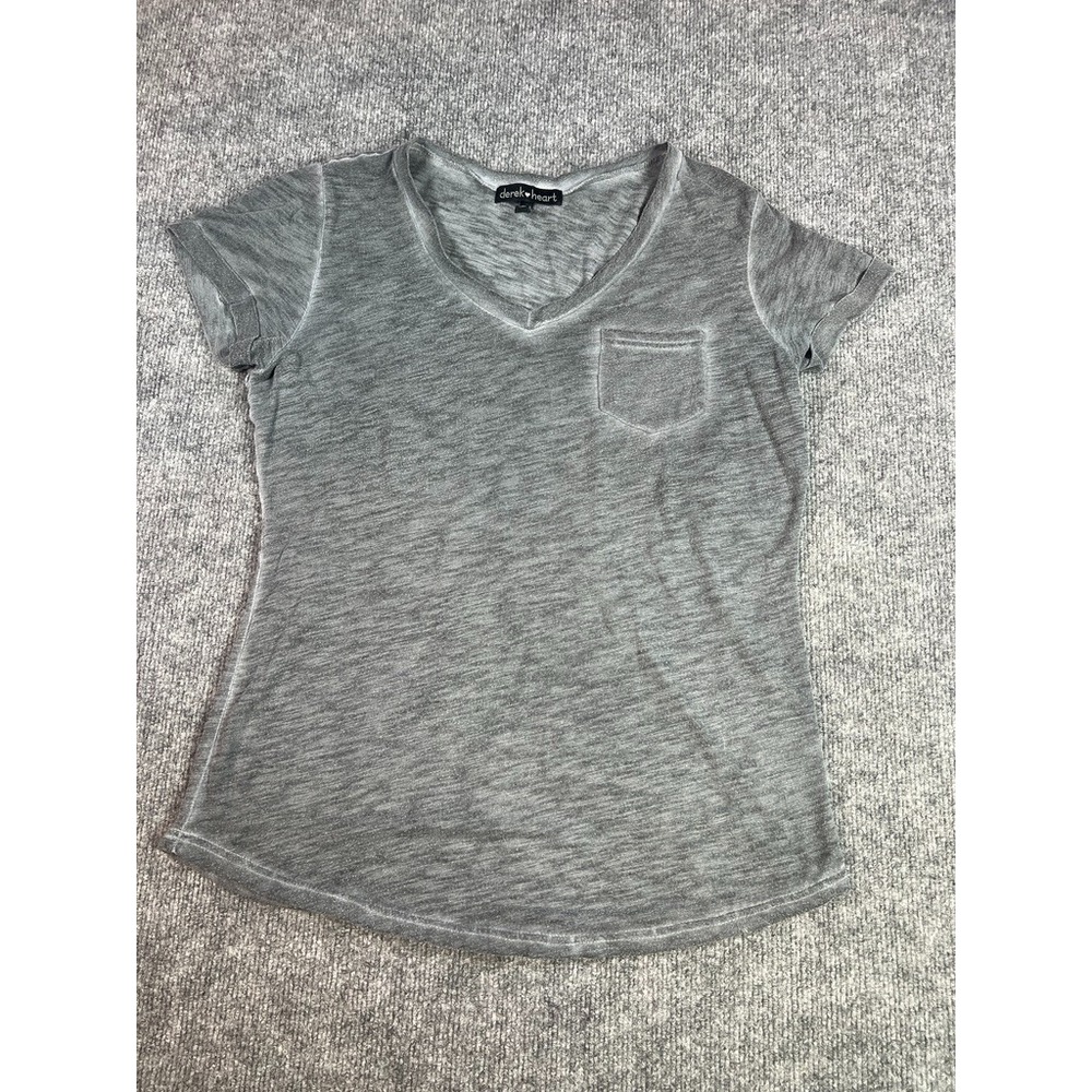 Derek Heart V-Neck Pocket Tee Gray Short Sleeve Minimalist Capsule Y2K Basic